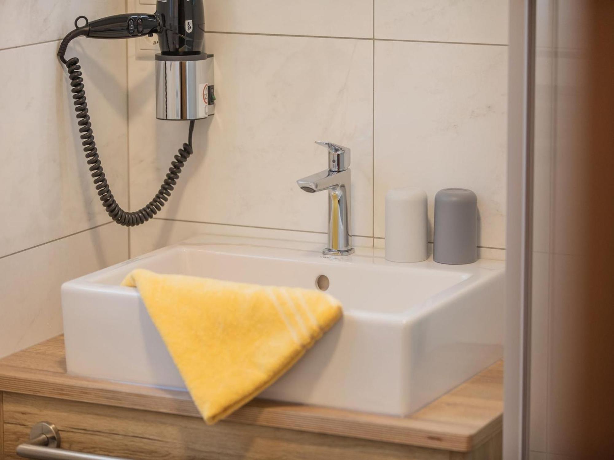 דירות ניוסטיפט אים סטובאיטל Flat With Sep Entrance On Ground Floor In Neustift מראה חיצוני תמונה